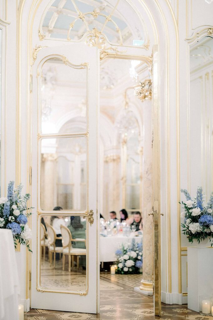 Wedding dinner reception Palais Coburg Vienna
